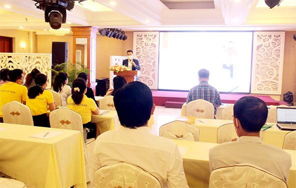 Một hội nghị về thương mại điện tử được tổ chức tại khách sạn Đồng Nai. Ảnh: Hải Hà