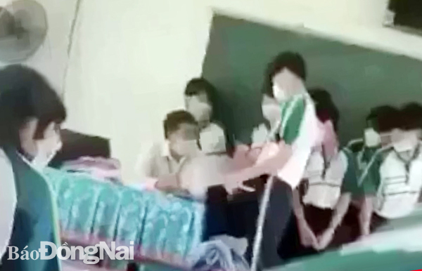 Xử lý nghiêm hành vi ứng xử thiếu chuẩn mực của giáo viên