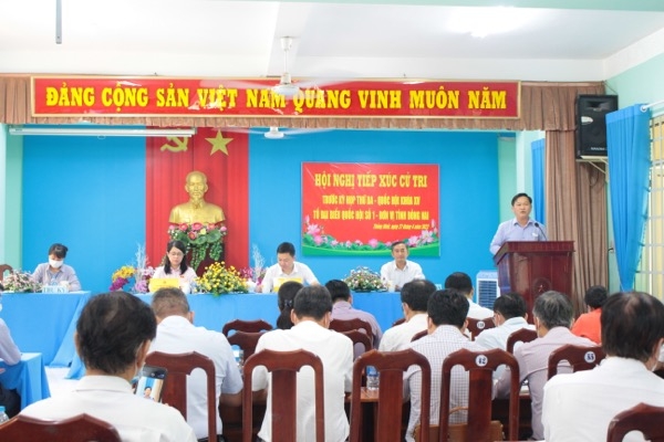 Chủ tịch UBND TP.Biên Hòa Nguyễn Hữu Nguyên giải đáp ý kiến của cử tri