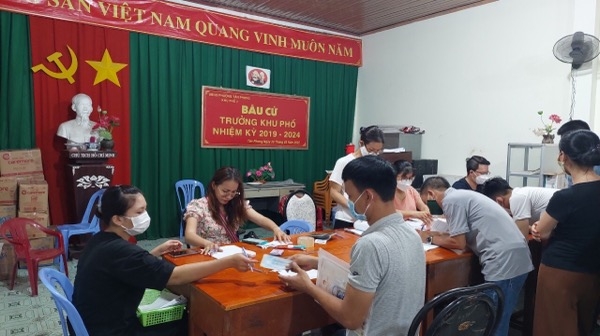 Chi trả hỗ trợ tiền ăn cho các trường hợp F0, F1 trên địa bàn P.Tân Phong, TP.Biên Hòa.