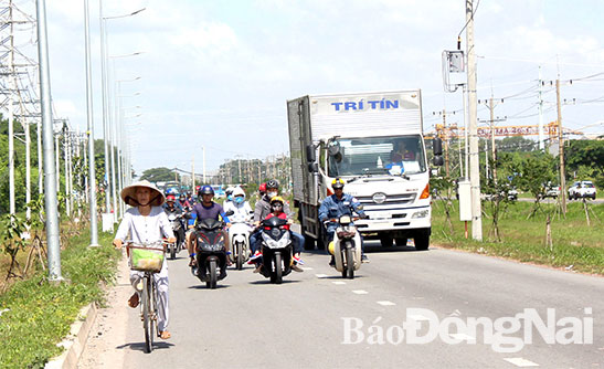 Đường 25B kết nối với nhiều khu công nghiệp thường xuyên bị quá tải. Ảnh: K.Minh