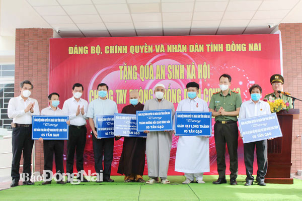 Đoàn kết, đồng lòng xây dựng quê hương