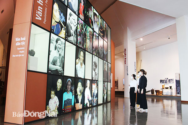 Hình ảnh về các dân tộc ở vùng đất Tây nguyên được trưng bày tại Bảo tàng Đắk Lắk
