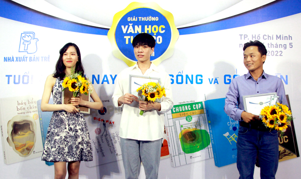 Phấn khởi từ Giải thưởng Văn học tuổi 20 lần 7
