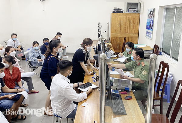 Tạm dừng cấp hộ chiếu phổ thông trong tháng 6, trừ trường hợp cấp bách