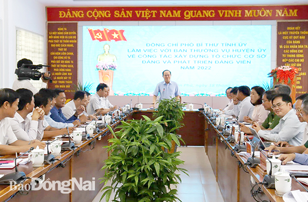 Phó bí thư Tỉnh ủy, Trưởng đoàn Đại biểu Quốc hội tỉnh Quản Minh Cường làm việc với Đảng bộ H.Tân Phú về công tác xây dựng tổ chức cơ sở Đảng và phát triển đảng viên mới đây