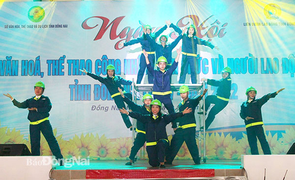 Xây dựng cơ quan, đơn vị, doanh nghiệp đạt chuẩn văn hóa