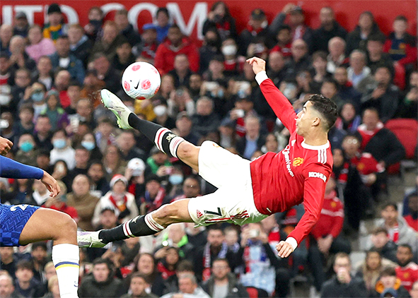 Ronaldo đối đầu Haaland làm nóng Ngoại hạng Anh