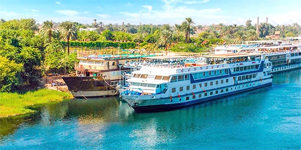 Du thuyền trên sông Nile, Ai Cập. Nguồn: tripsinegypt.com