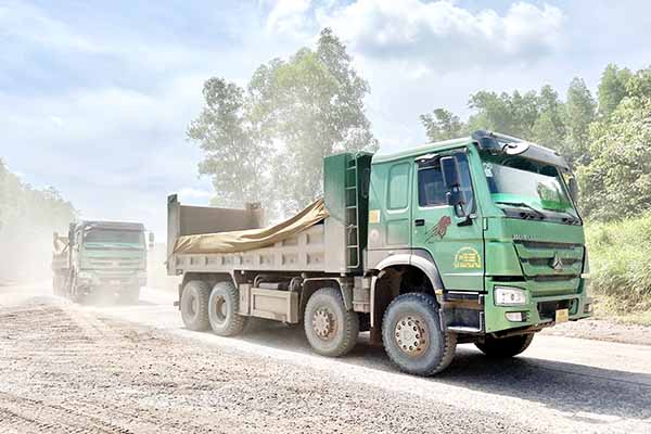 Nhờ sự “mạnh tay” của lực lượng thanh tra giao thông và cảnh sát giao thông mà các xe từng cơi nới phải chạy đúng tải, đúng kích thước