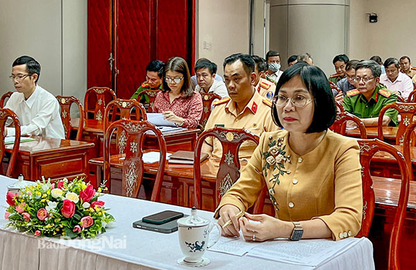 Lãnh đạo UBND tỉnh cùng các sở, ngành dự hội nghị. Ảnh: Đăng Tùng