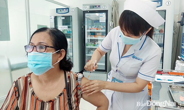  Tiêm vaccine phòng Covid-19 mũi 3, 4 cho người dân trong tỉnh