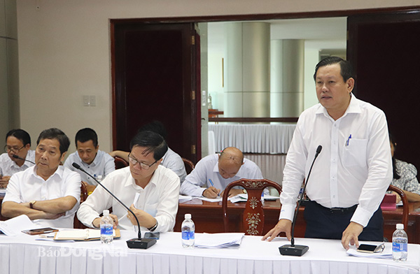 Giám đốc Sở TN-MT Đặng Minh Đức phát biểu tại cuộc họp. Ảnh: Hương Giang