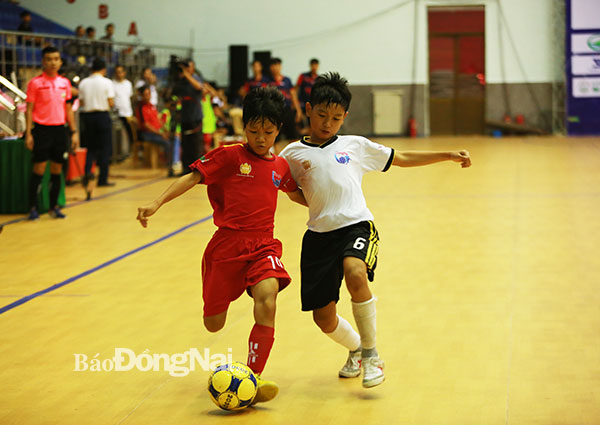 Dù khởi đầu không thuận lợi nhưng U.11 Biên Hòa đã chiếm ưu thế áp đảo trong trận đấu và lên ngôi hoàn toàn xứng đáng. Ảnh: Huy Anh