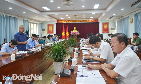 Lãnh đạo Ban Nội chính Tỉnh ủy thông tin một số vấn đề tại hội nghị.