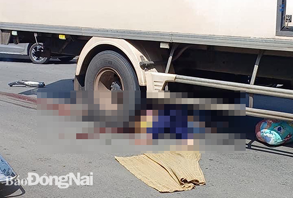 1 người lớn, 2 trẻ em tử vong sau cú va chạm với xe tải trên quốc lộ 51