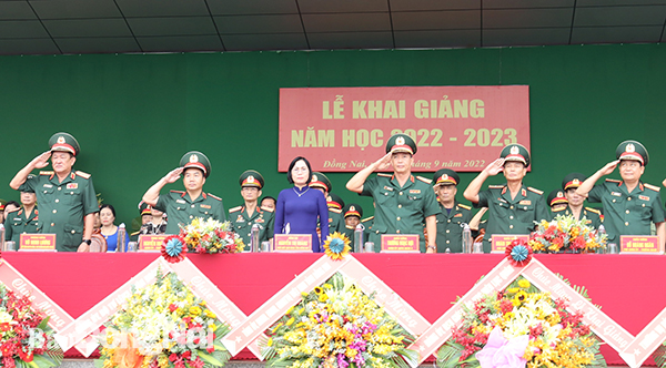 Các đại biểu dự lễ khai giảng năm học 2022-2023 tại Trường Đại học Nguyễn Huệ