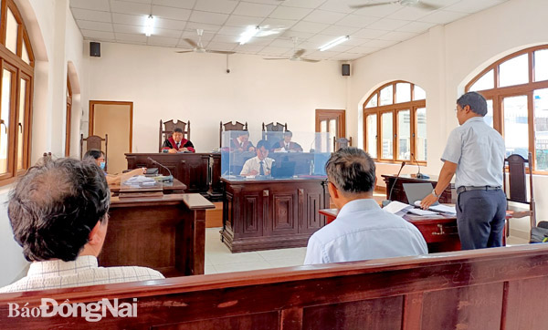 Một phiên tòa tranh chấp kinh doanh, thương mại diễn ra tại TAND tỉnh. Ảnh: T.Tâm