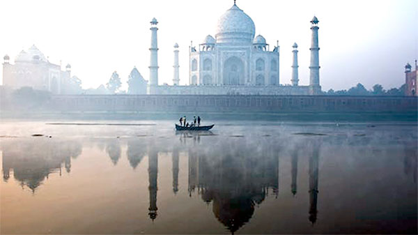 Lăng mộ Taj Mahal là nơi chôn cất Hoàng đế Shah Jahan và người vợ thứ 3. Nguồn: lonelyplanet.com