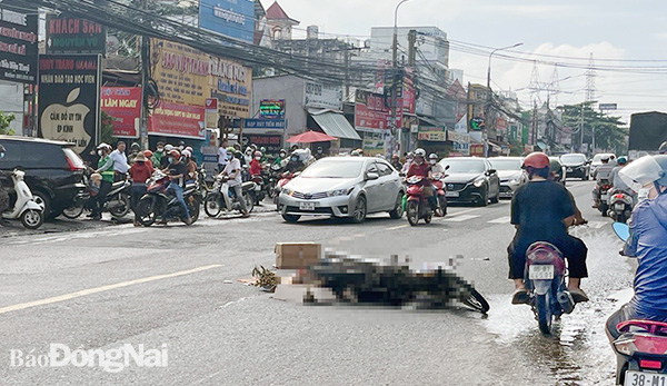 Hiện trường vụ tai nạn giao thông trên đường Bùi Văn Hòa (P.Long Bình, TP.Biên Hòa). Ảnh: CTV