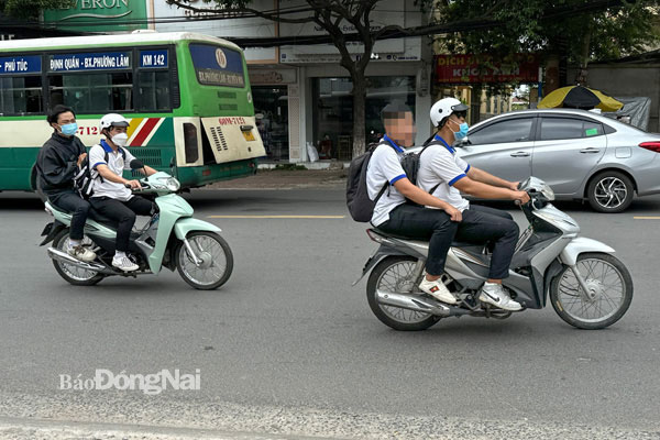 Ngăn ngừa học sinh đi xe máy trên 50 phân khối