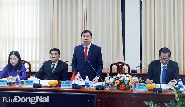 Bí thư Huyện ủy Nhơn Trạch Lê Thành Mỹ phát biểu tại buổi đón tiếp