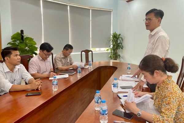Trưởng ban Tổ chức Đảng ủy Khối các cơ quan tỉnh Nguyễn Tấn Thành kết luận buổi làm việc.