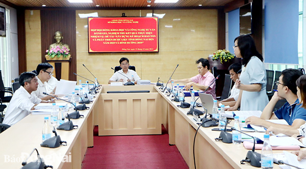 Phó giám đốc phụ trách Sở Y tế Lê Quang Trung chủ trì 1 trong 2 hội đồng KH-CN