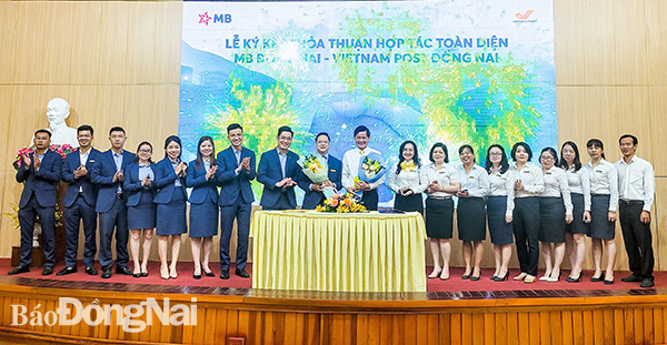 MB Bank chi nhánh Đồng Nai và Bưu điện tỉnh ký kết thỏa thuận hợp tác toàn diện về ứng dụng số.