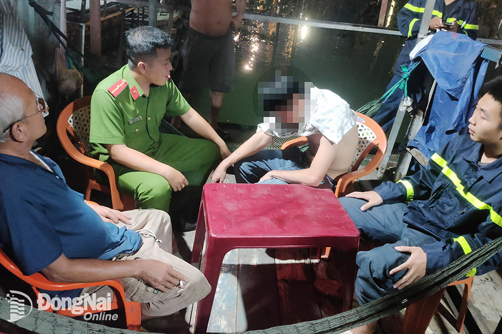 Cứu sống người nhảy cầu ngày đầu năm mới