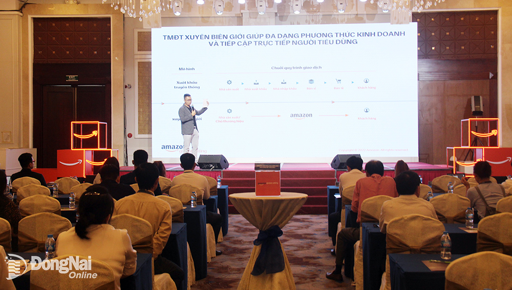 Một chương trình tập huấn về phát triển phương thức kinh doanh, tiếp thị thông qua sàn thương mại điện tử được tổ chức tại Đồng Nai vào cuối năm 2022. Ảnh: Hải Hà