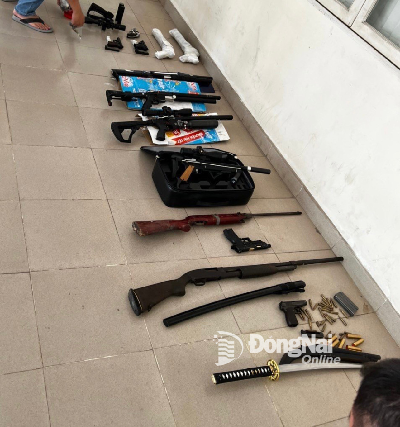 Bắt nhóm đối tượng chuyên mua bán, tàng trữ vũ khí quân dụng