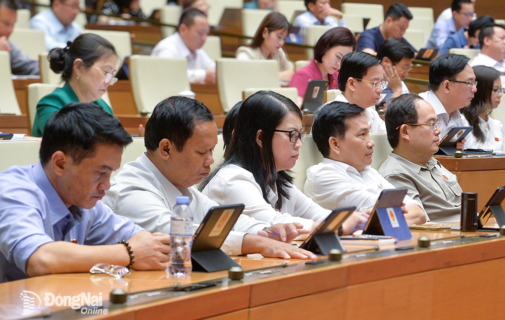  Đoàn đại biểu Quốc hội tỉnh Đồng Nai tại phiên thảo luận ngày 25-5. Ảnh: HẢI YẾN