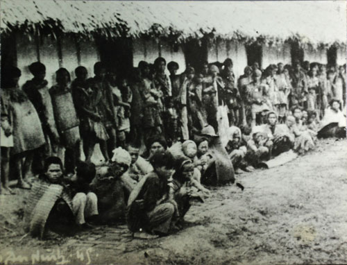 Trại Giáp Bát (Hà Nội) - nơi tập trung những nạn nhân đói năm 1945.