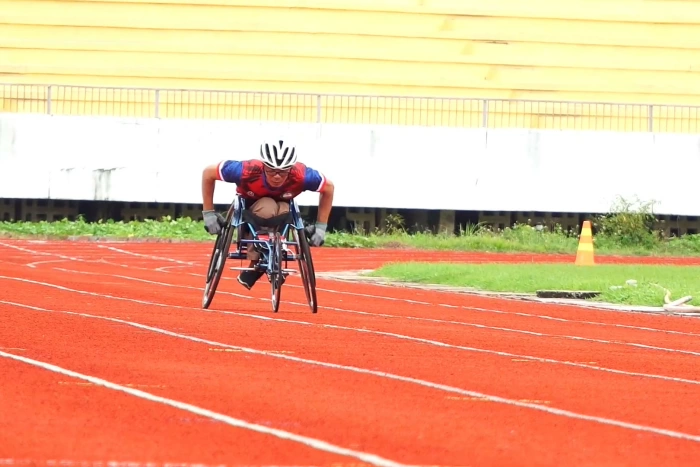 Từ đôi chân bất hạnh đến khát vọng chinh phục đường đua quốc tế