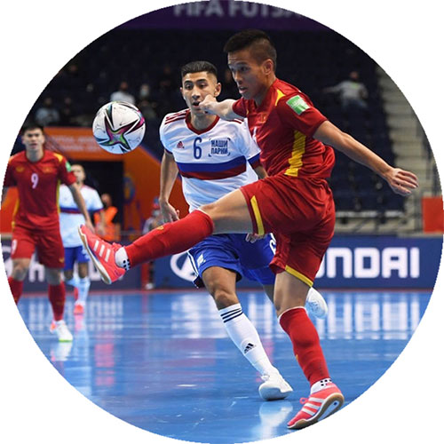 Đức Hòa ghi bàn vào lưới tuyển Thể thao Nga